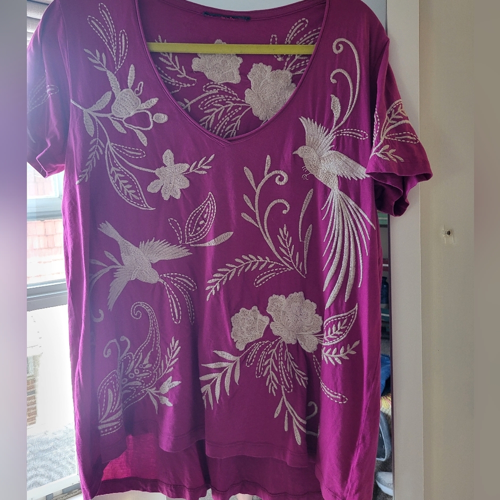 JOHNNY WAS Women's Pink White Floral Embroidered T-shirt